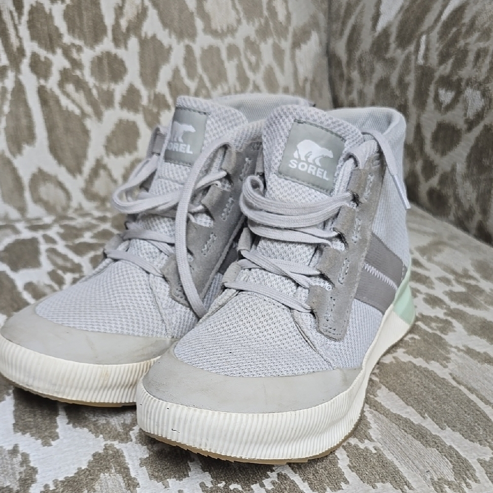 Sorel Gray Sneakers with Breathable Mesh and Cushioned Sole - Picture 12 of 16
